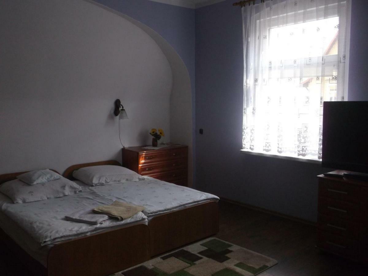 Gosciniec Iwona Hotel Glucholazy Kültér fotó
