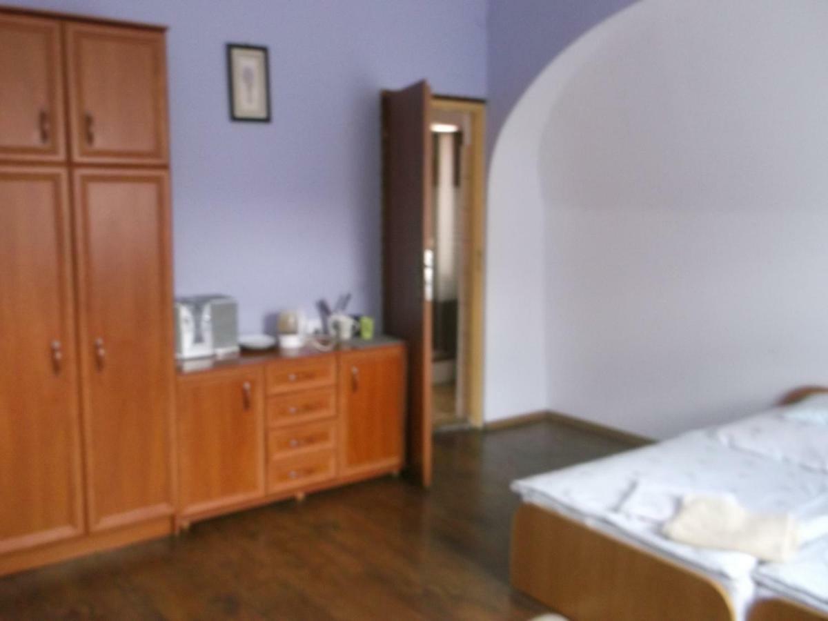 Gosciniec Iwona Hotel Glucholazy Kültér fotó