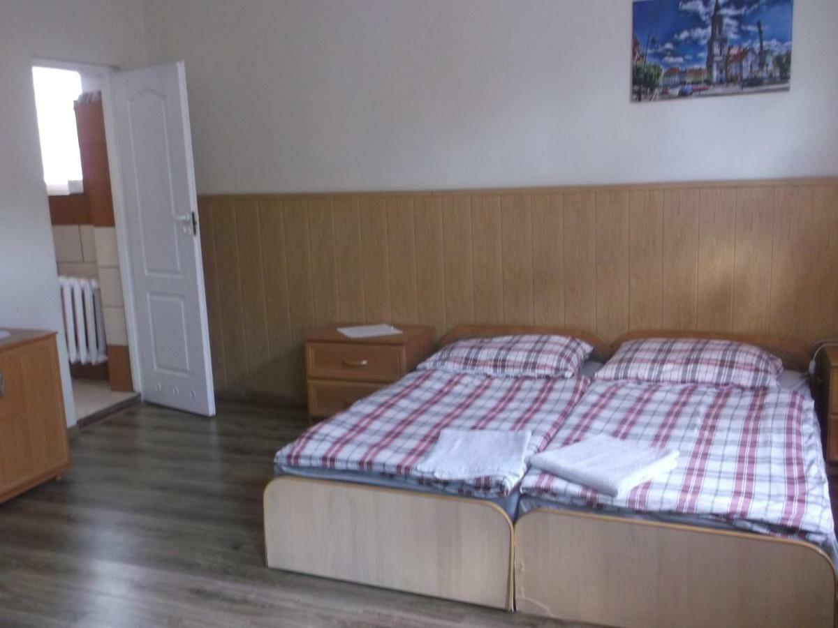 Gosciniec Iwona Hotel Glucholazy Kültér fotó
